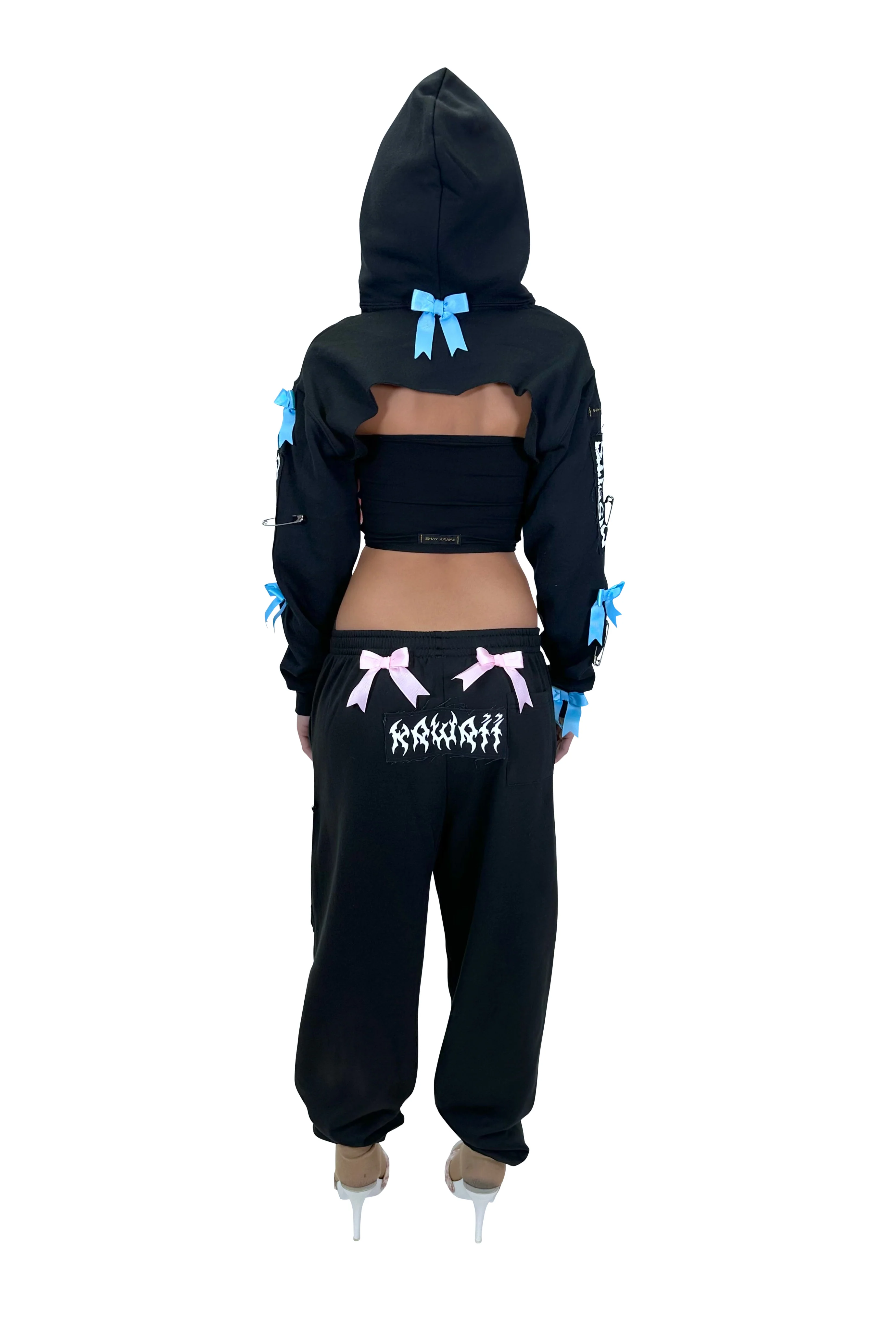 CRÈME DE LA CRÈME CROP HOODIE - Image 8